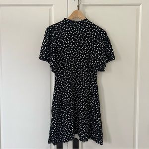 Your polka dot essential dress!